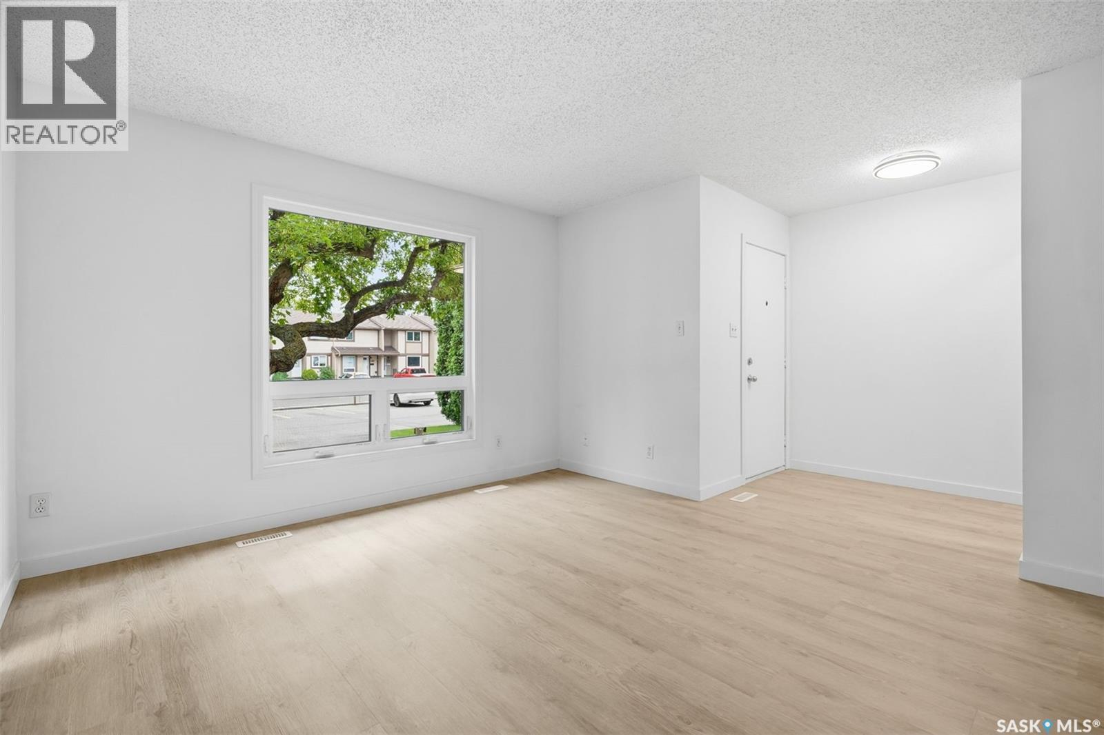 9 1128 Mckercher Drive Property Photo 8