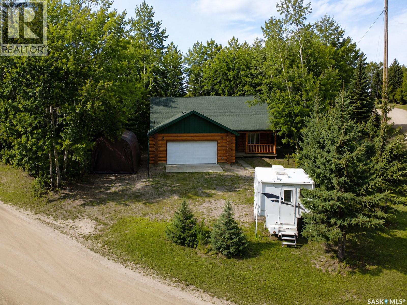 231 Whitefish Crescent Property Photo 2