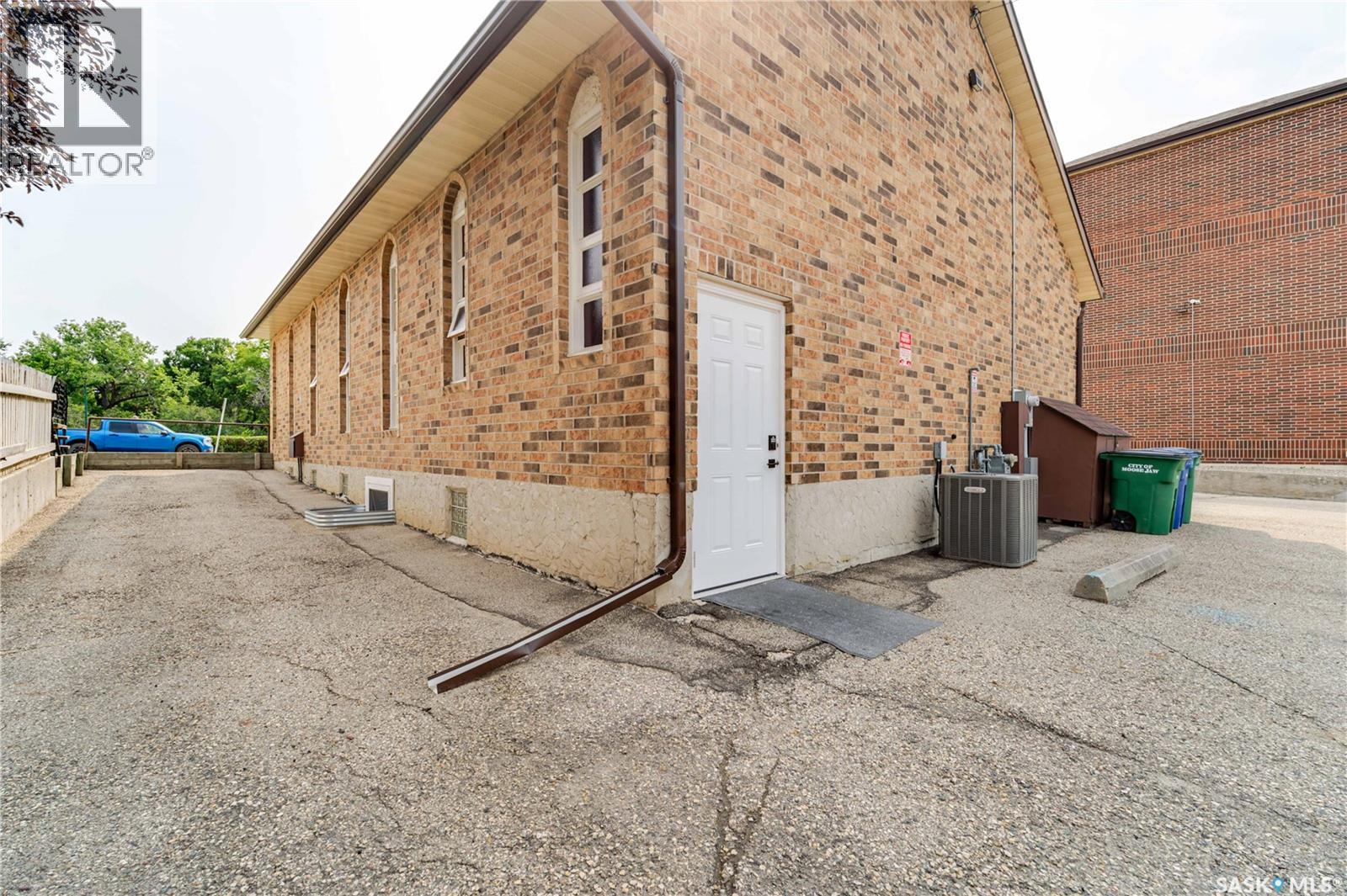 262 Athabasca Street E Property Photo 37