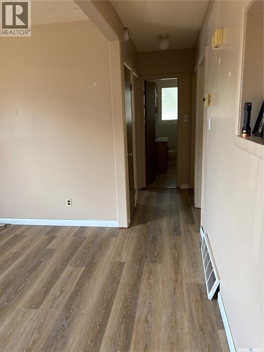 711 Yorkton Avenue Property Photo 6