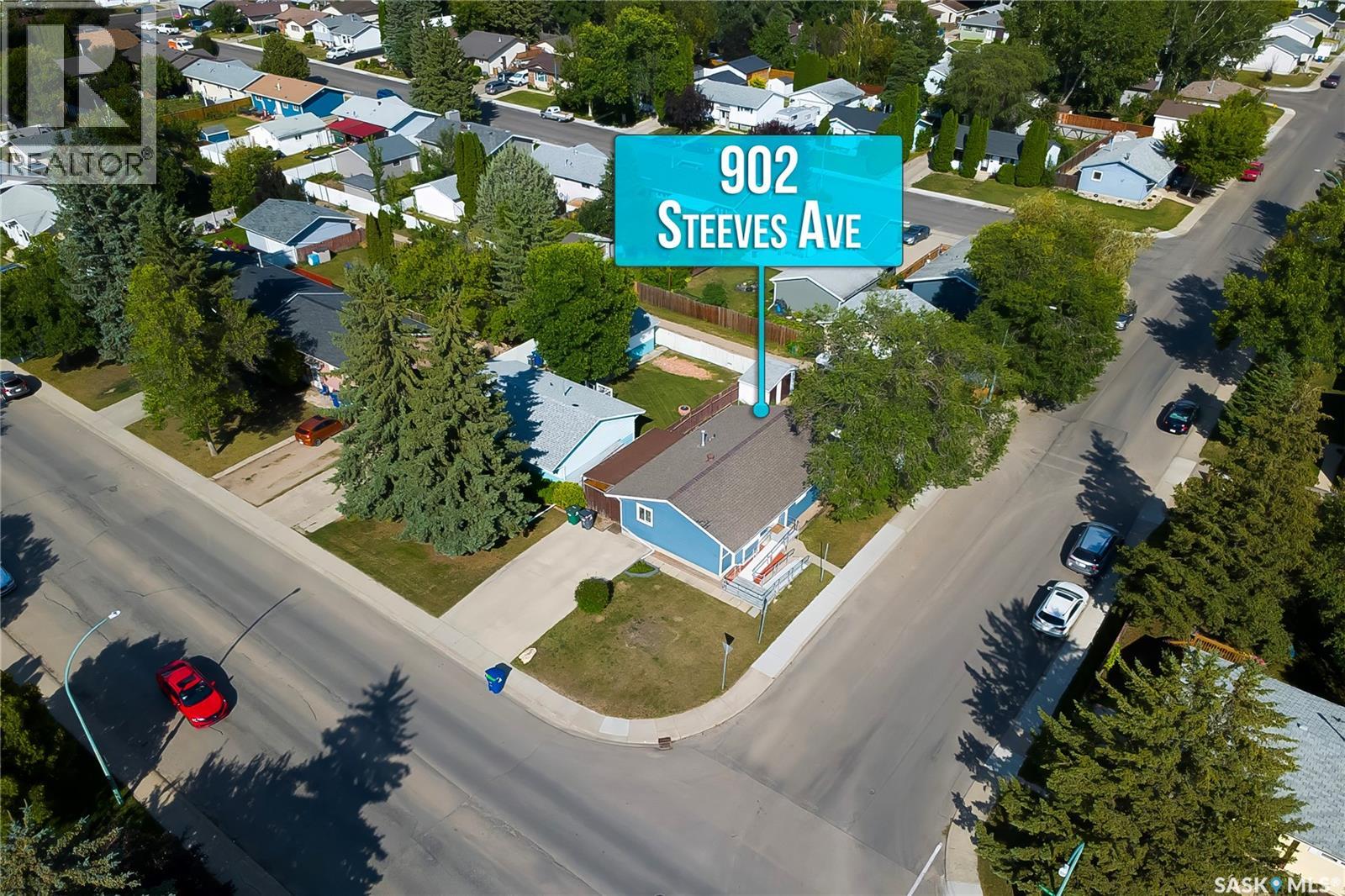 902 Steeves Avenue Property Photo 1