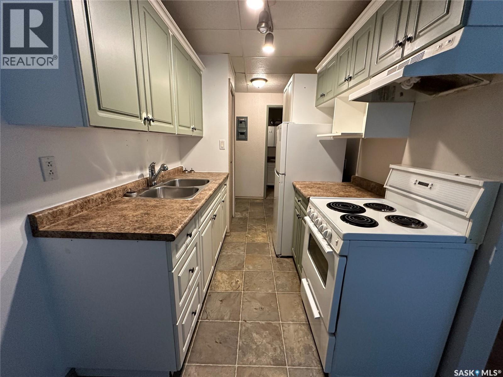 113 3rd Street E Property Photo 4