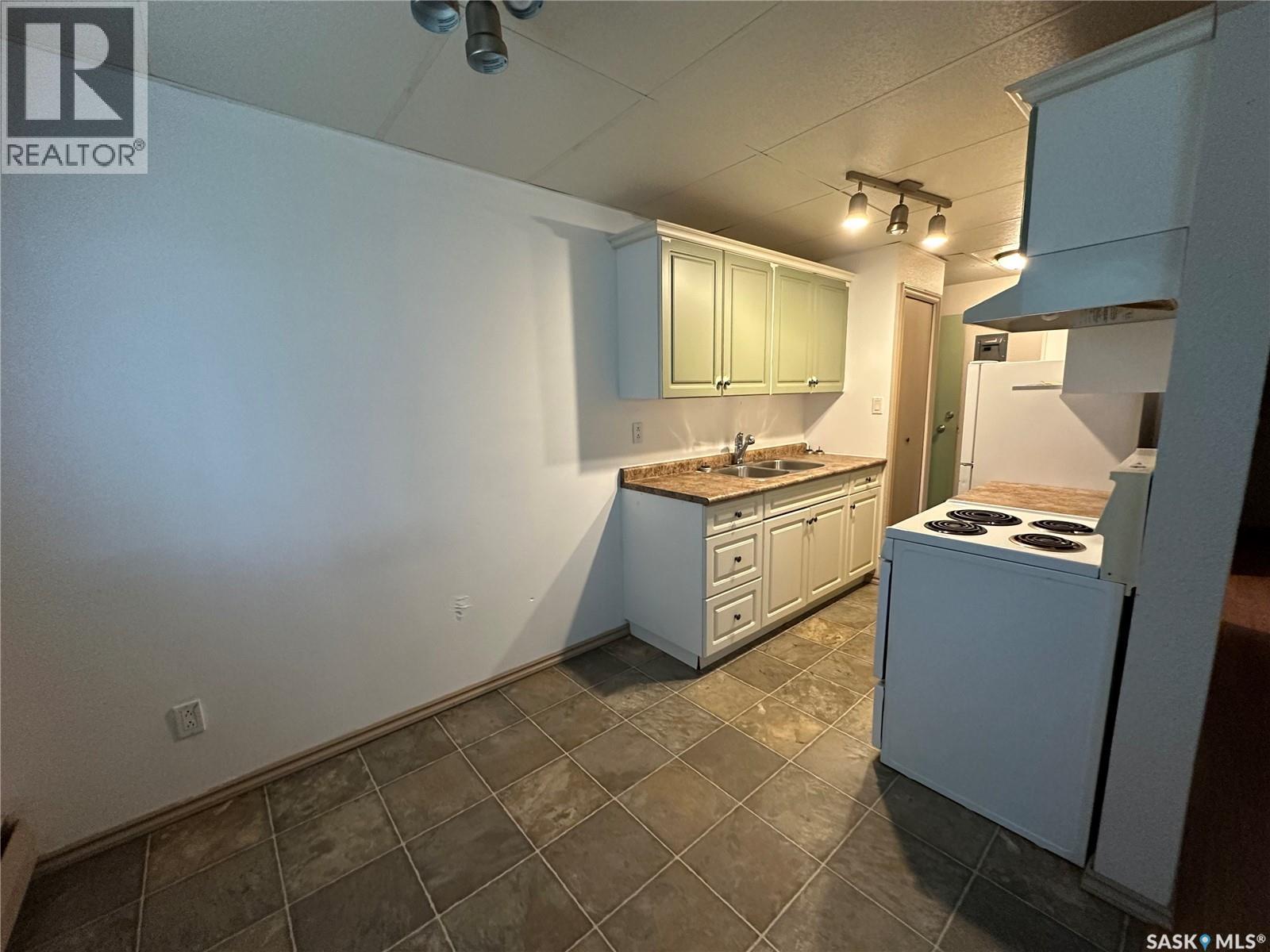 113 3rd Street E Property Photo 6