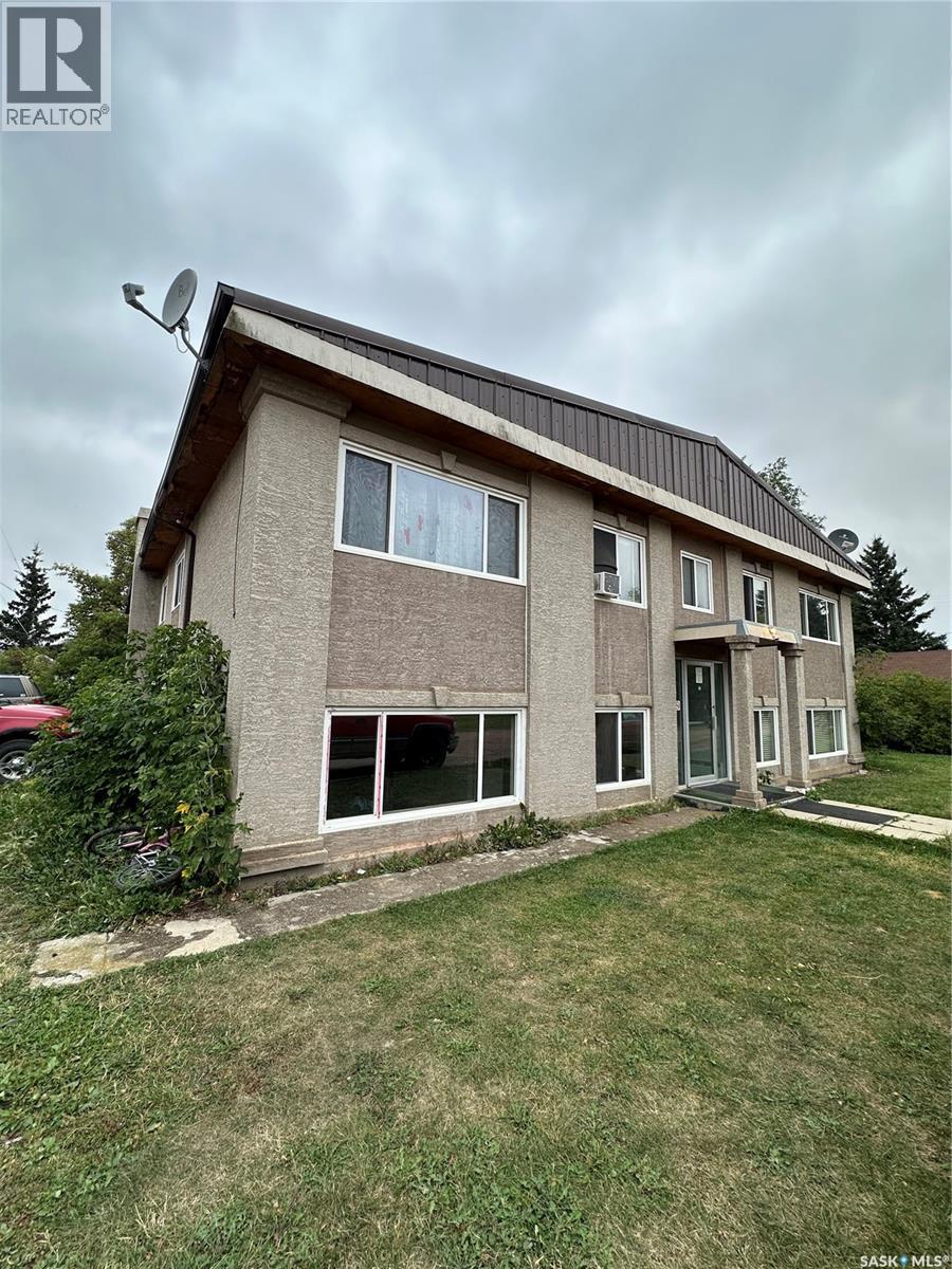 113 3rd Street E Property Photo 17