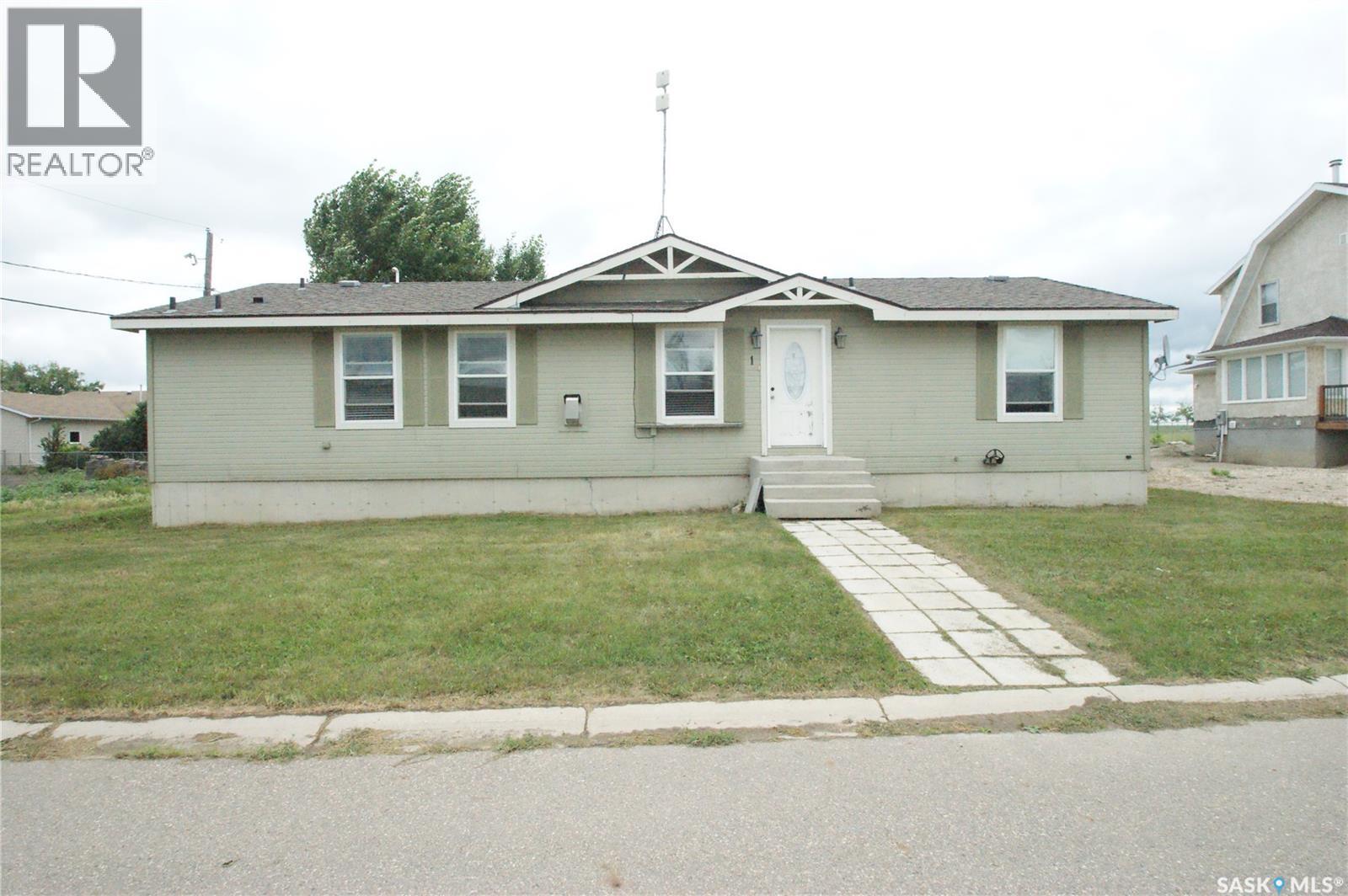 1 Prairie View CRESCENT
