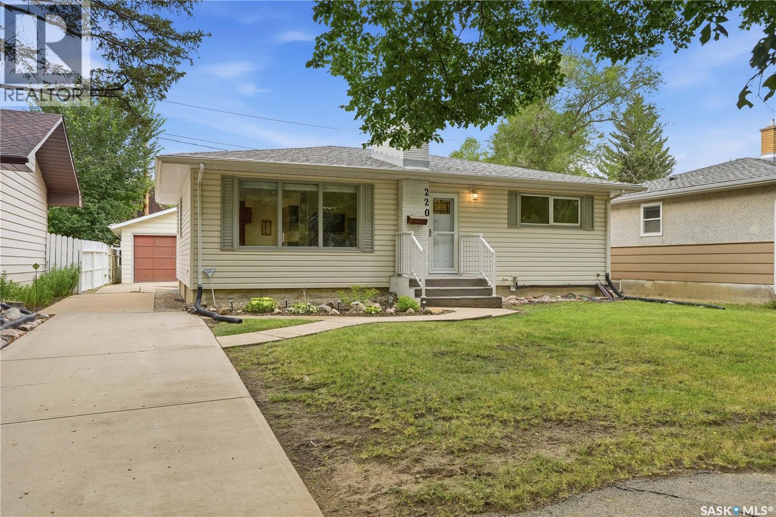 220 FRONTENAC DRIVE Property Photo 1