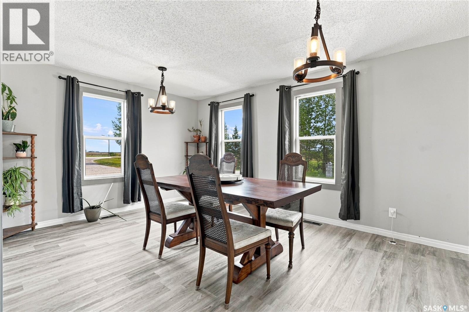 Perron Acreage Property Photo 9