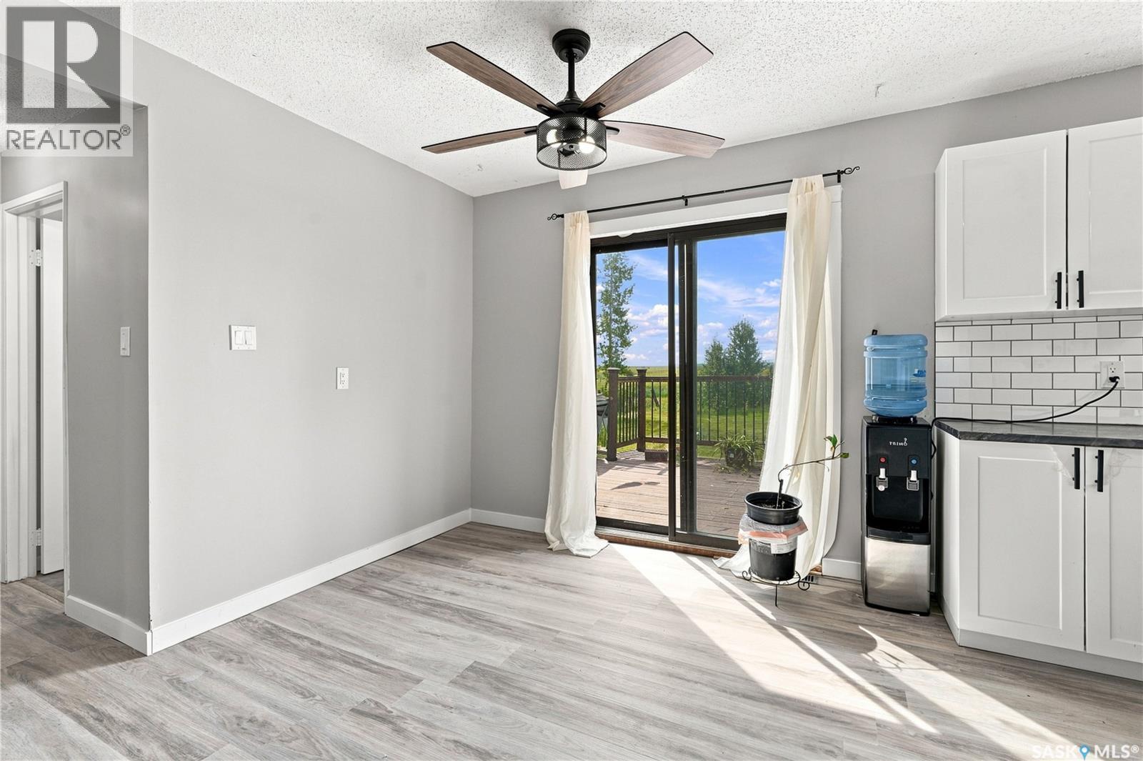 Perron Acreage Property Photo 10