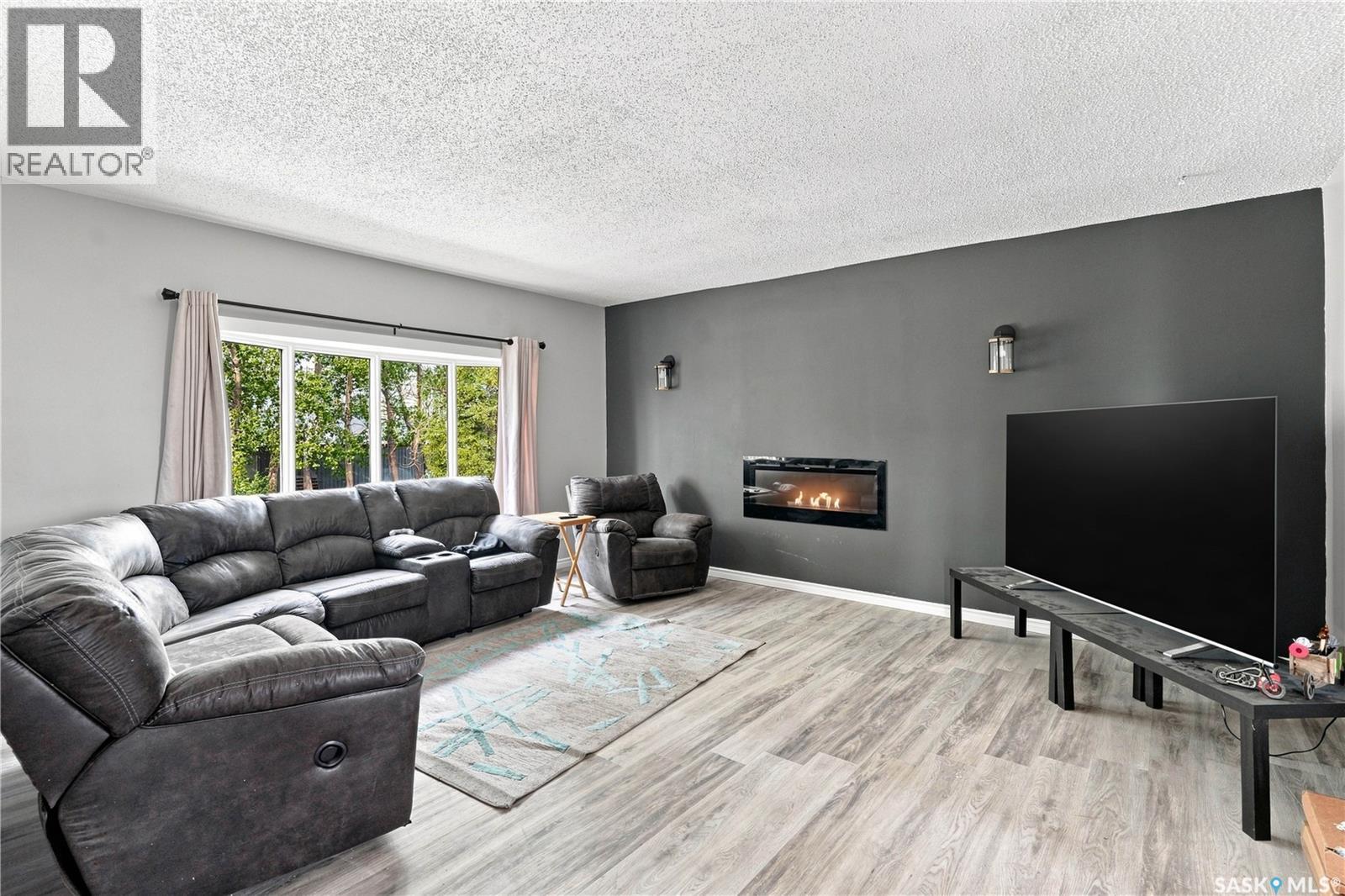 Perron Acreage Property Photo 13