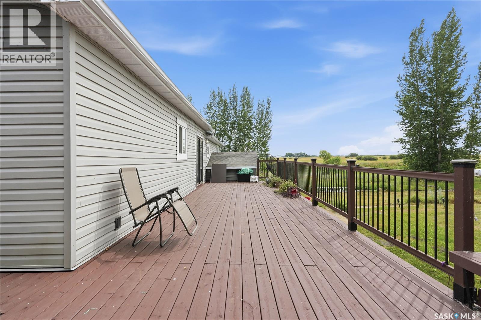Perron Acreage Property Photo 43