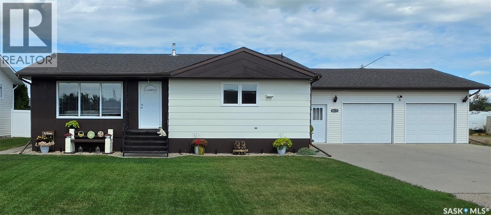 425 Corofin Crescent Property Photo 1