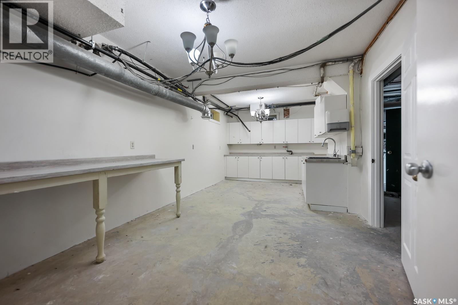 B 3320 Pasqua Street Property Photo 6