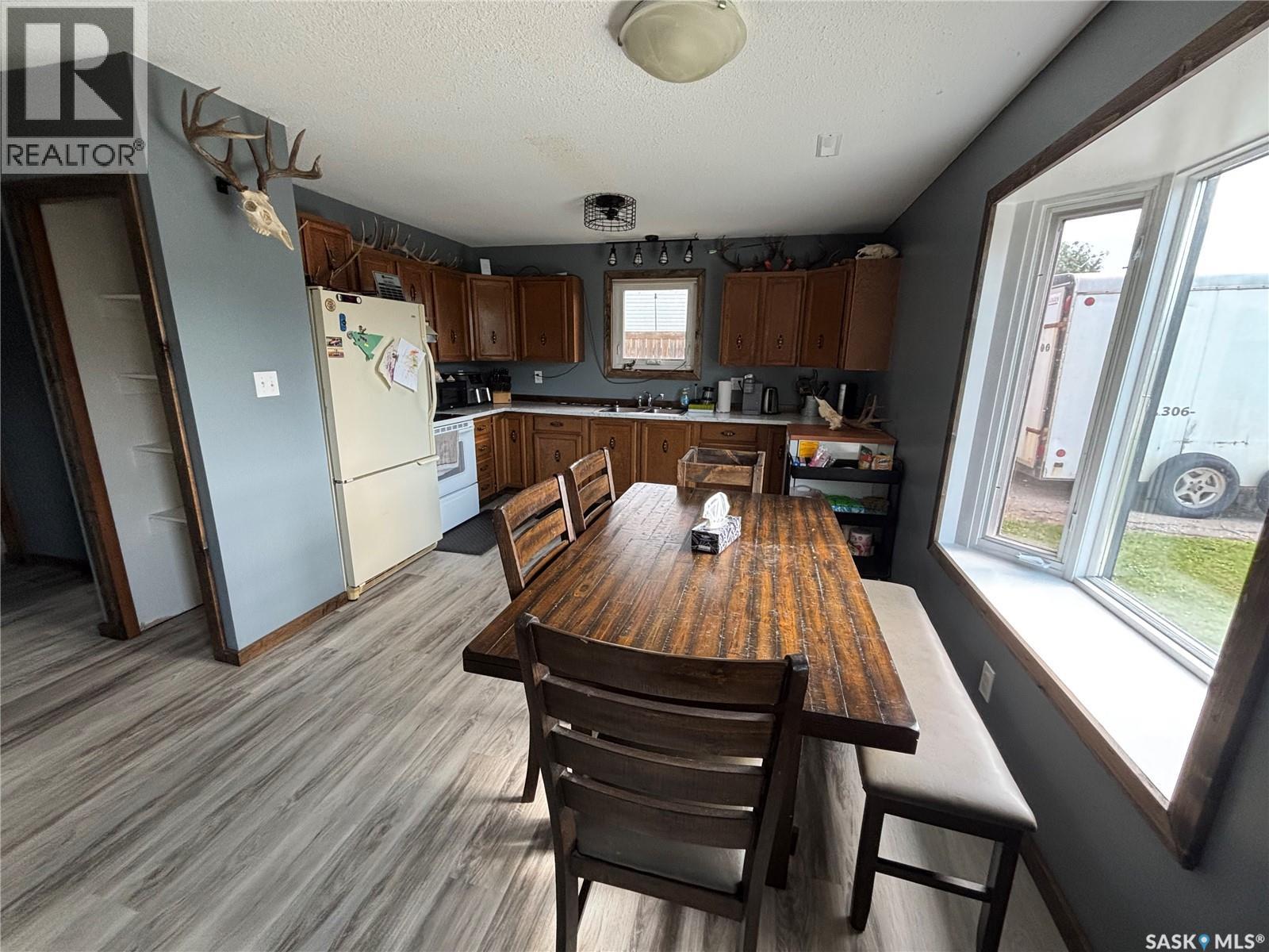 114 Saskatchewan Crescent Property Photo 11