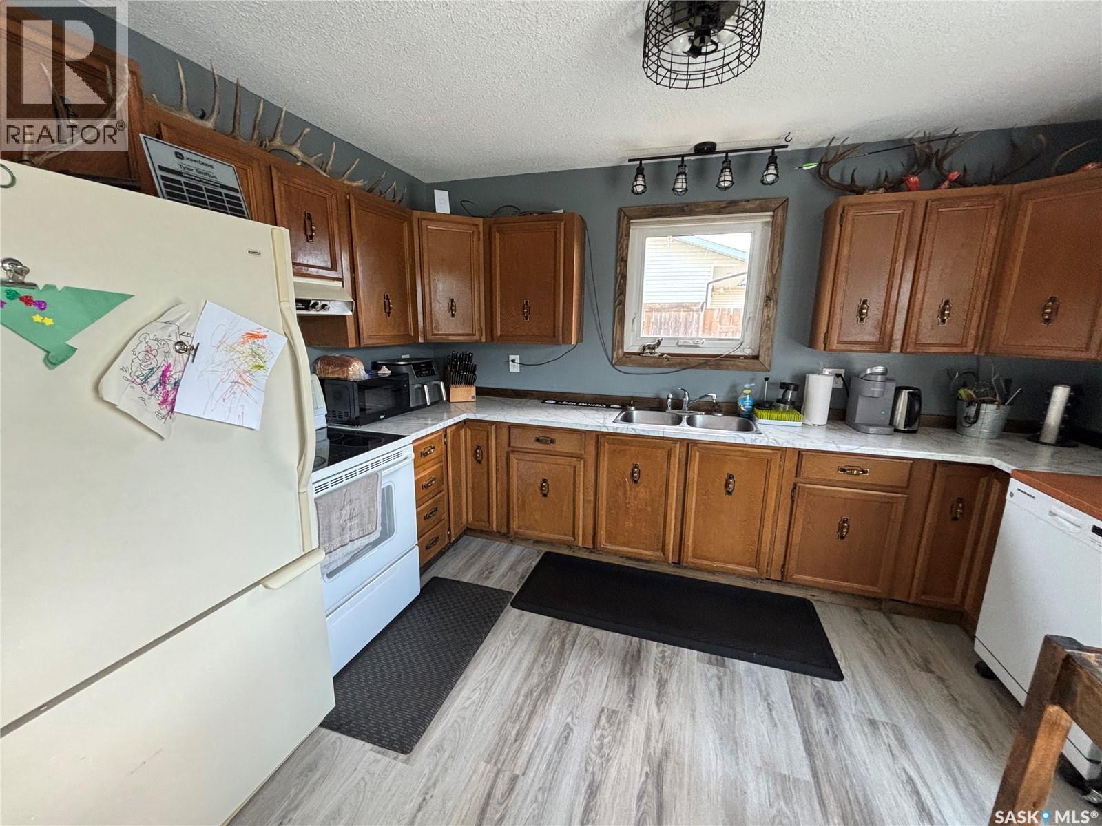 114 Saskatchewan Crescent Property Photo 12