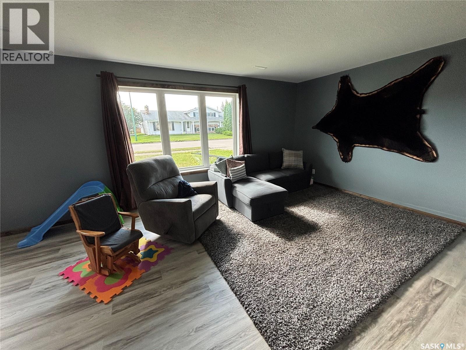 114 Saskatchewan Crescent Property Photo 15