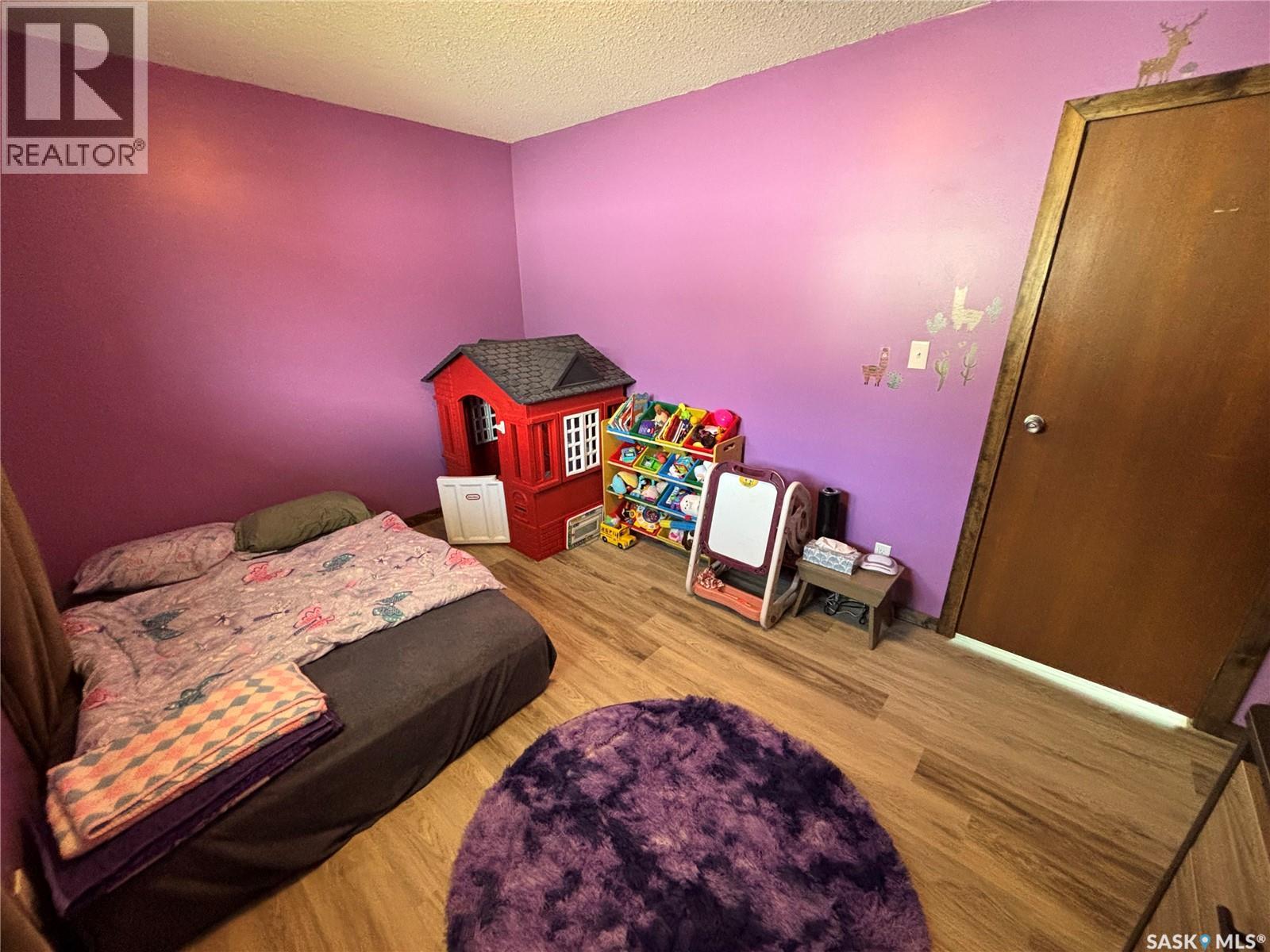 114 Saskatchewan Crescent Property Photo 23