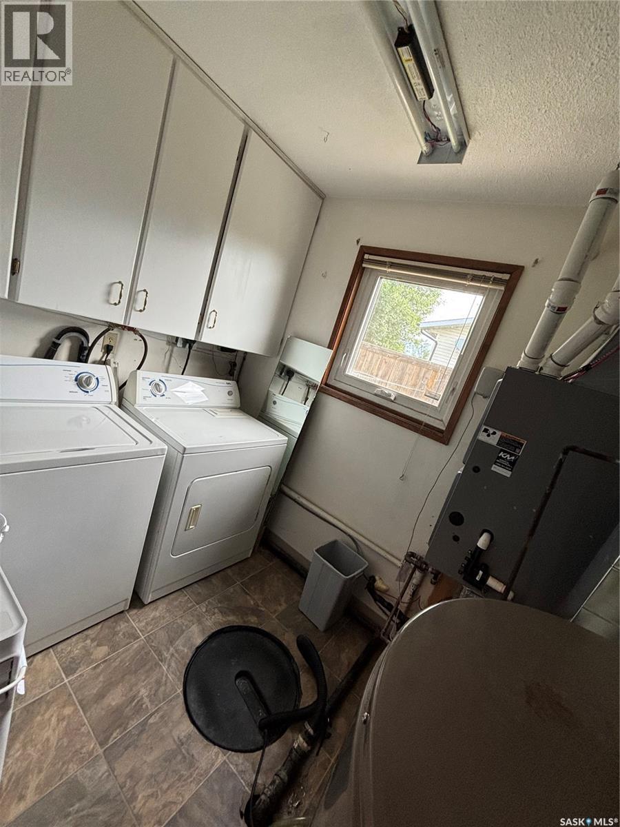 114 Saskatchewan Crescent Property Photo 28