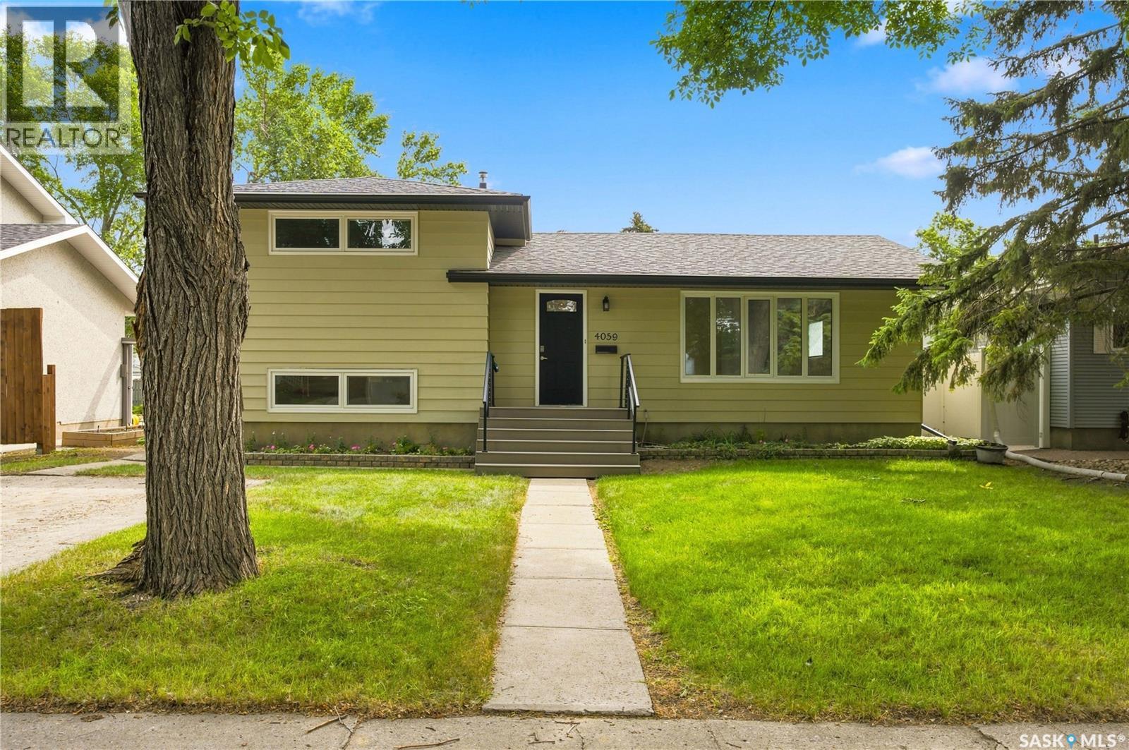 4059 Elphinstone STREET Property Photo 1