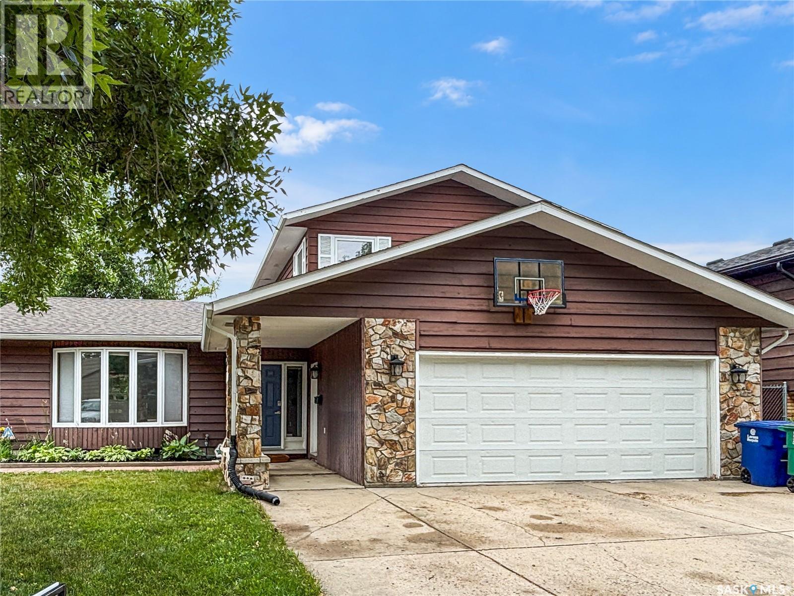 407 Chitek Crescent Property Photo 2