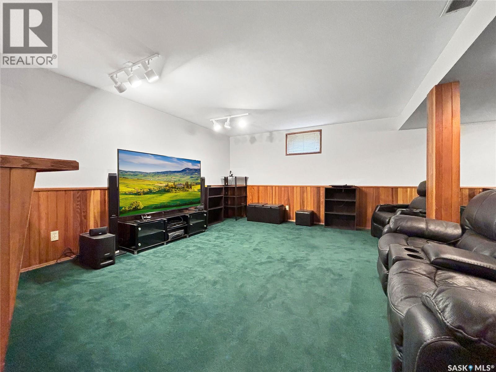 407 Chitek Crescent Property Photo 32