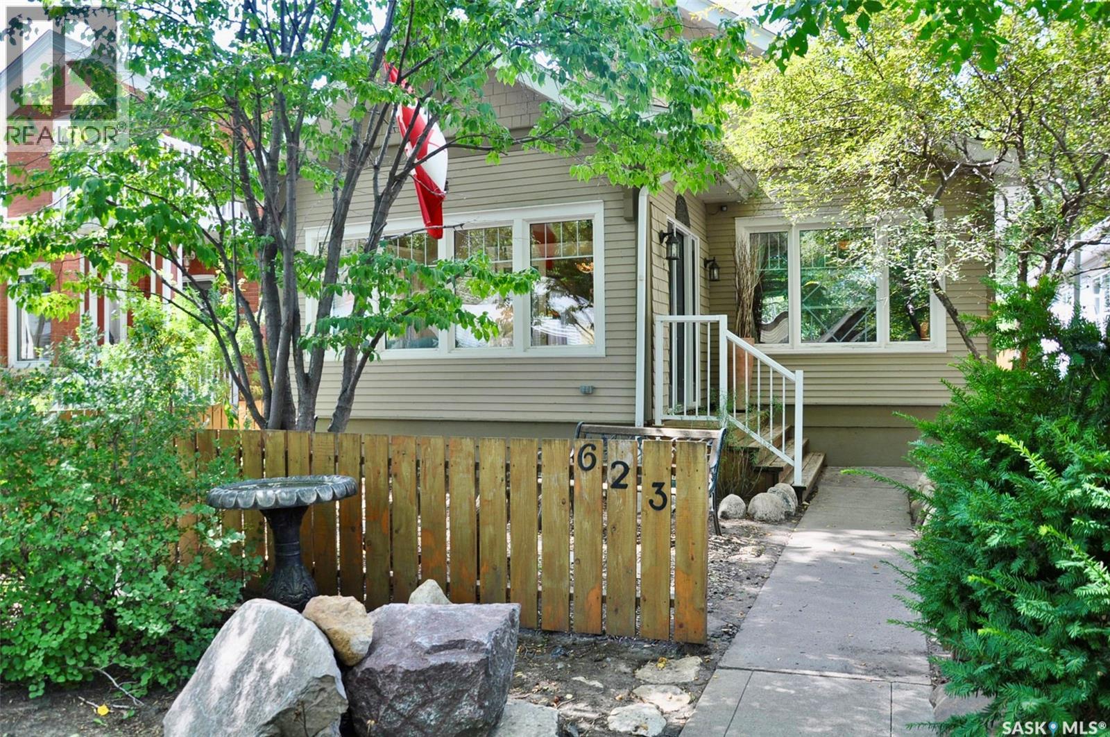 623 4th AVENUE N Property Photo 1