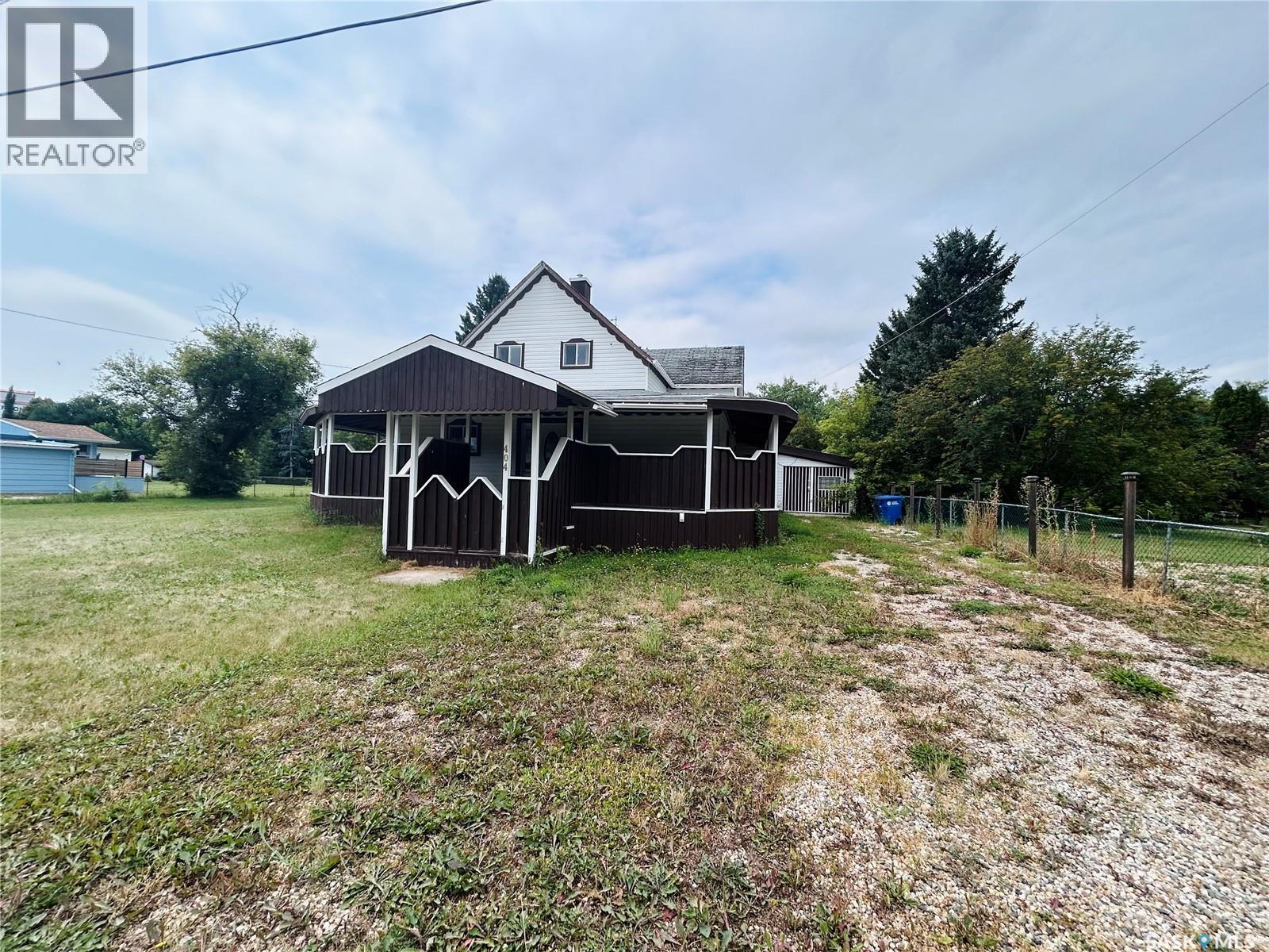 404 Stella Street Property Photo 1