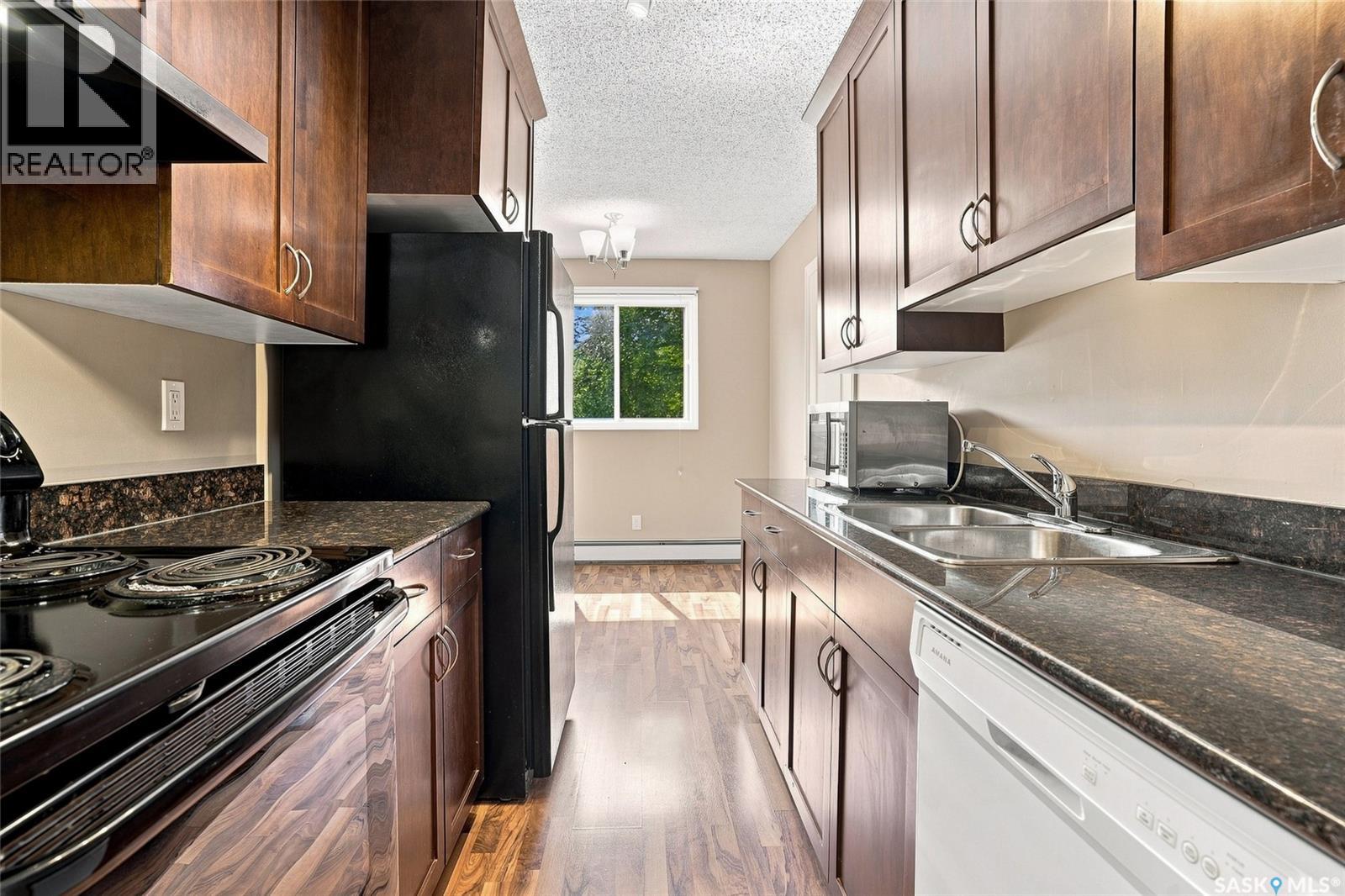 306 1013 Lansdowne Avenue Property Photo 7