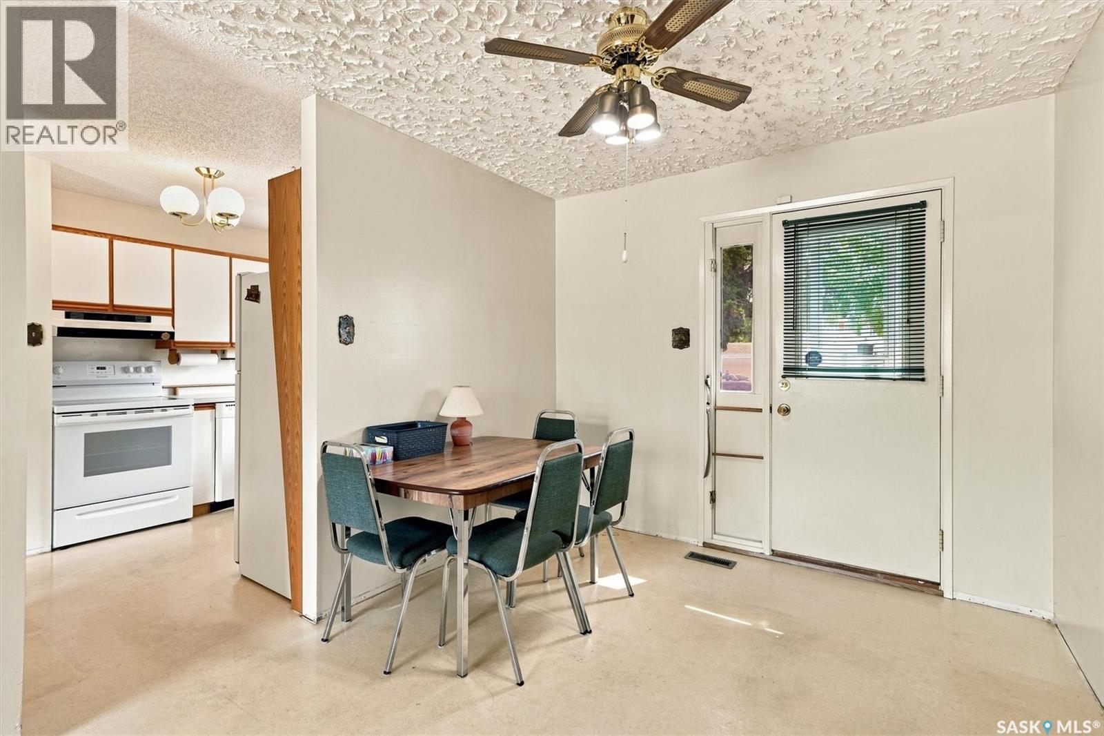 125 Arnason Crescent Property Photo 6