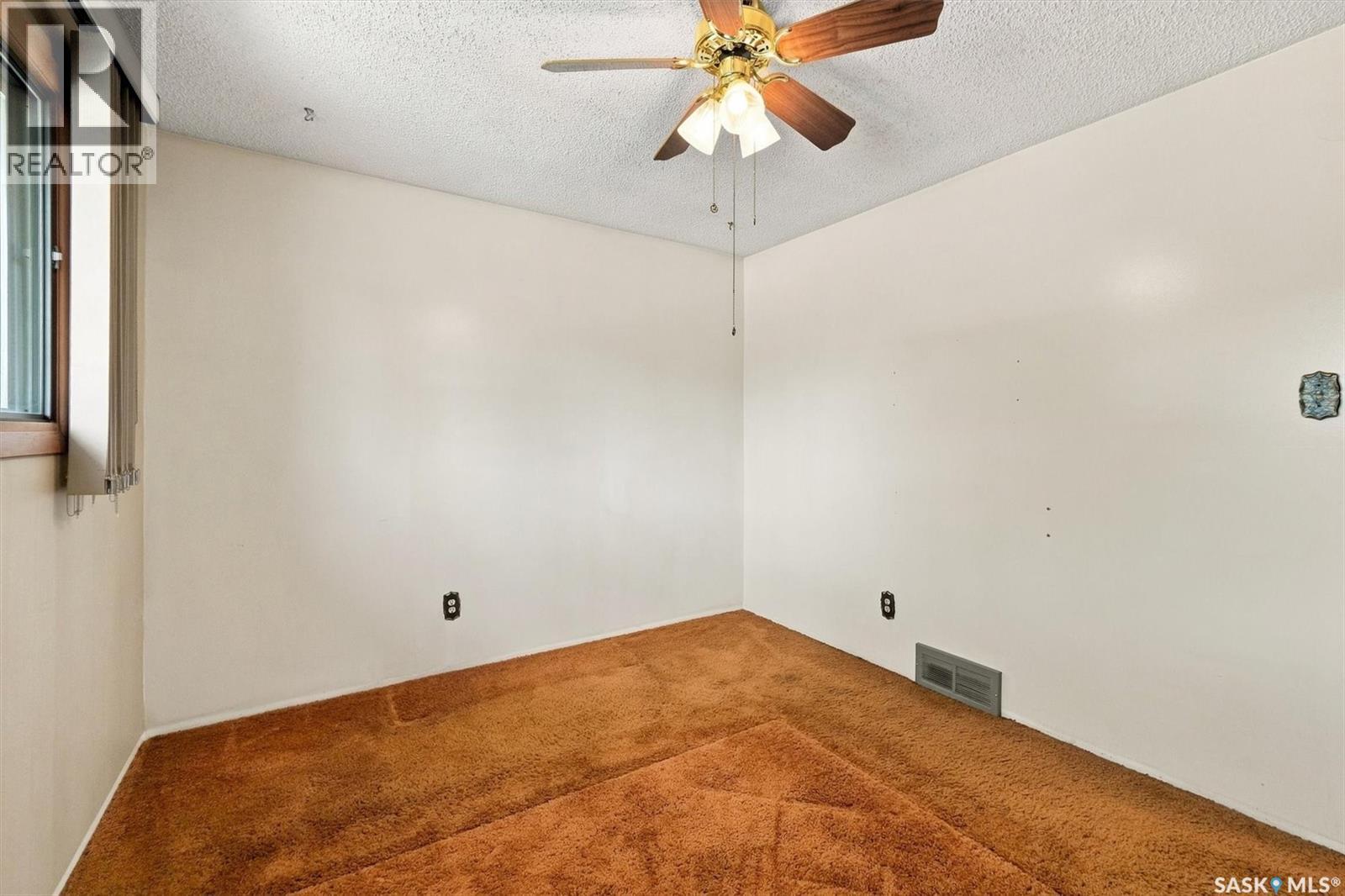 125 Arnason Crescent Property Photo 12