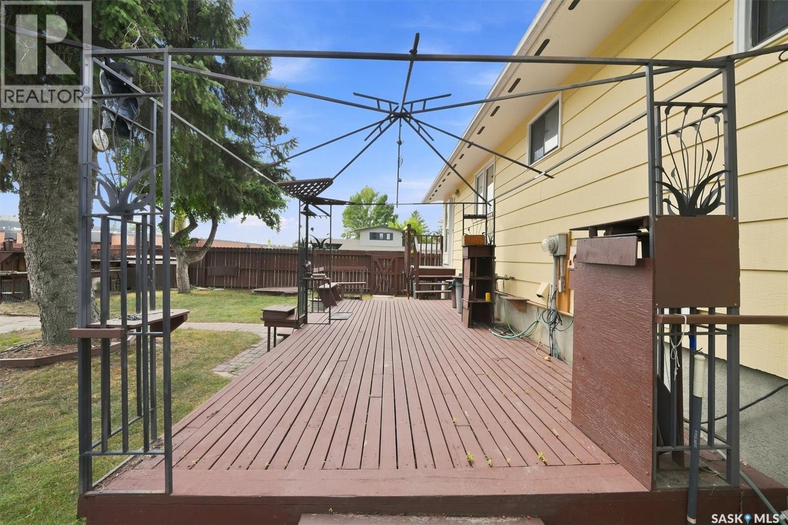 125 Arnason Crescent Property Photo 31