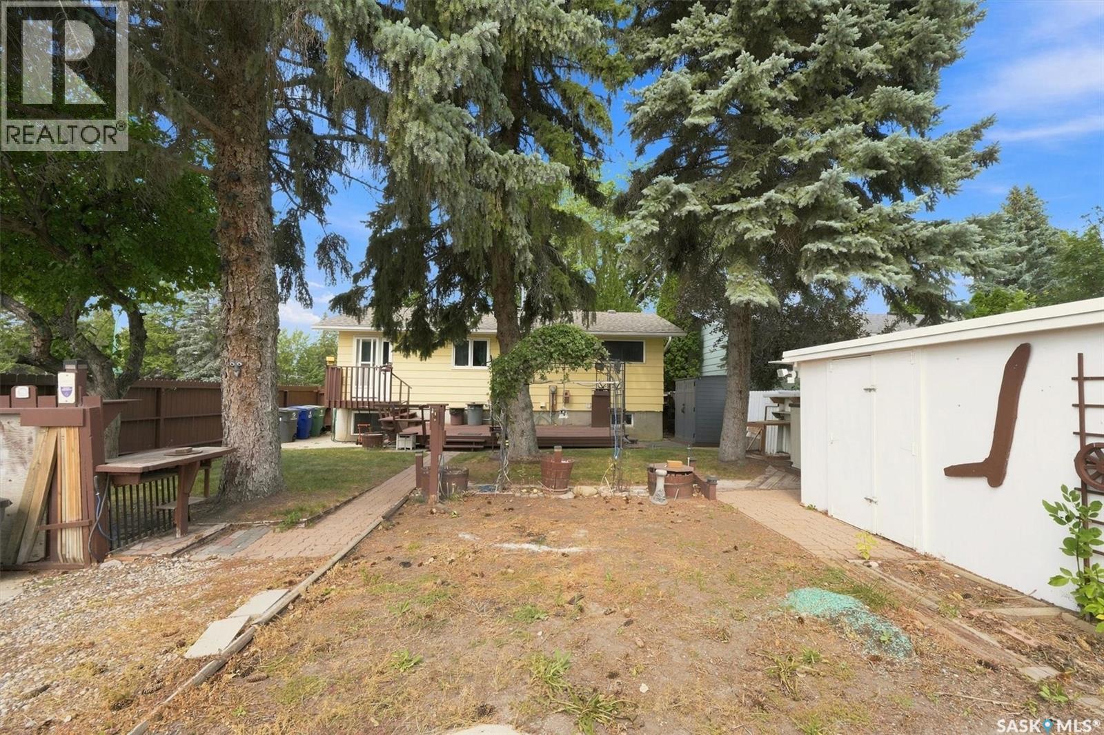 125 Arnason Crescent Property Photo 32