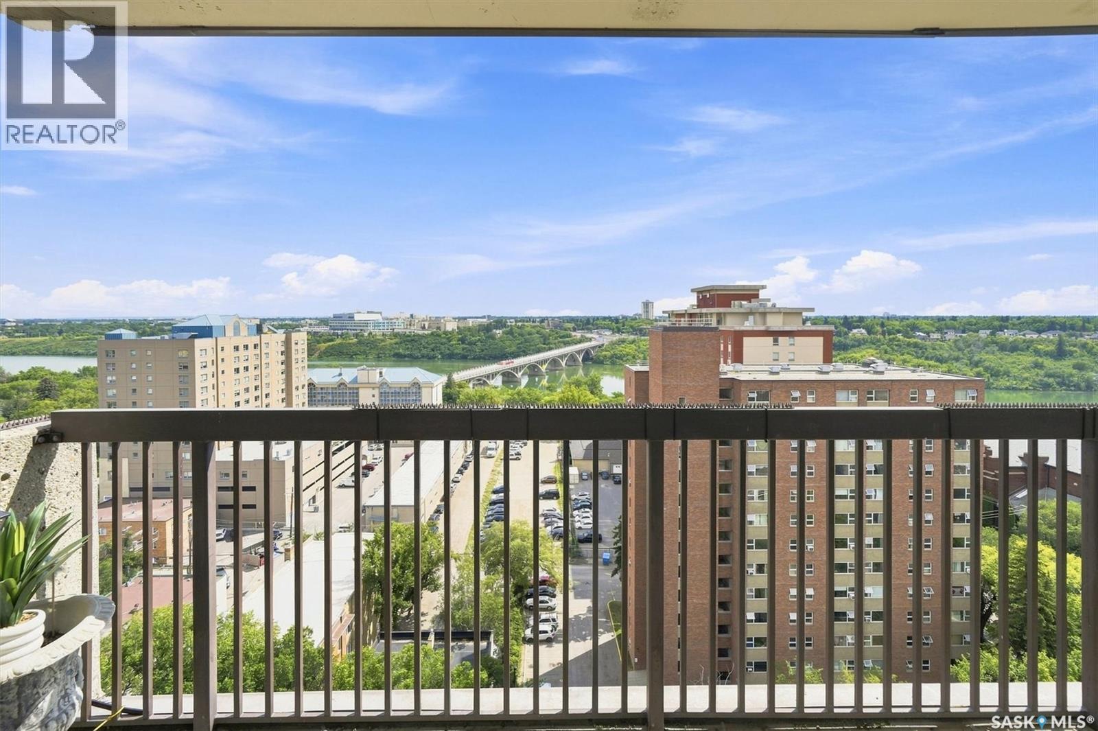 1804 311 6th Avenue N Property Photo 2