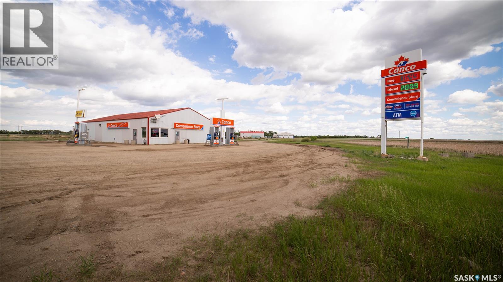 Krazy Canuck, Highway 9 & 18 Property Photo 1