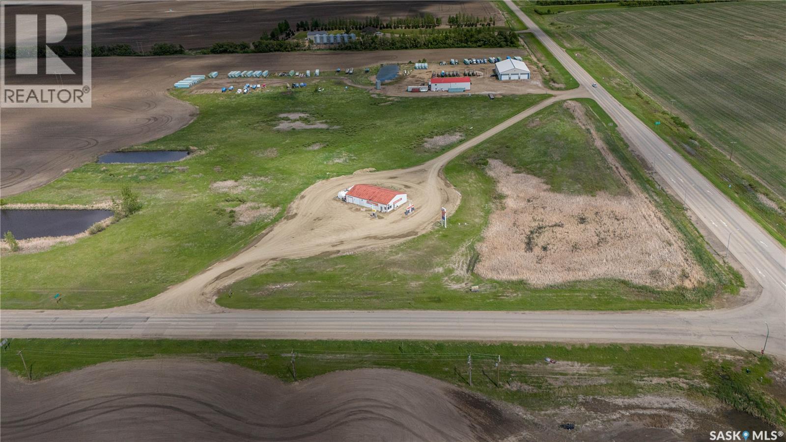 Krazy Canuck, Highway 9 & 18 Property Photo 13