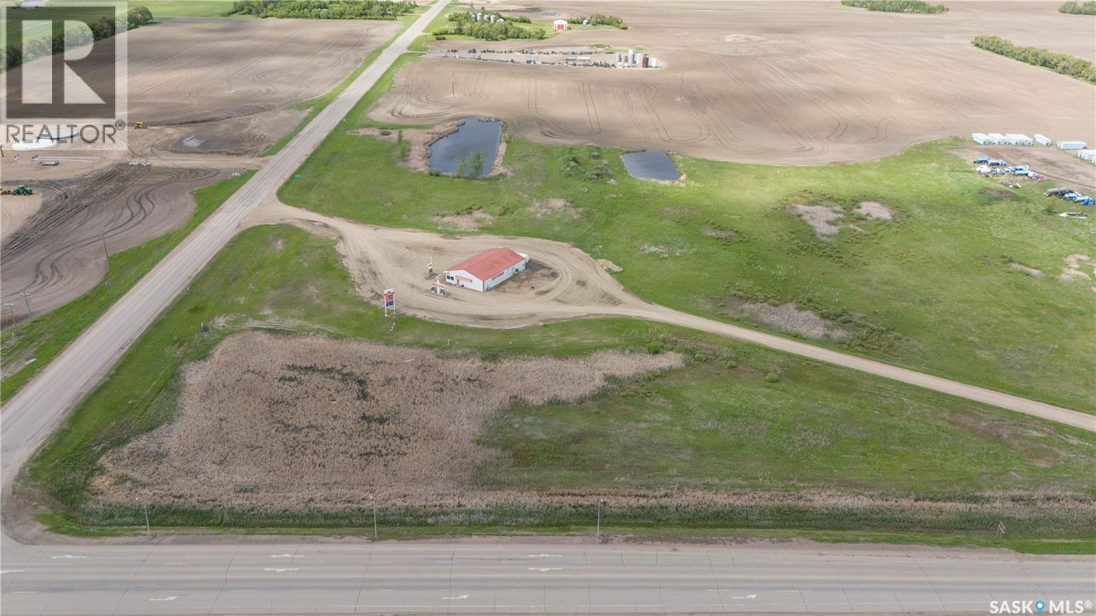 Krazy Canuck, Highway 9 & 18 Property Photo 14