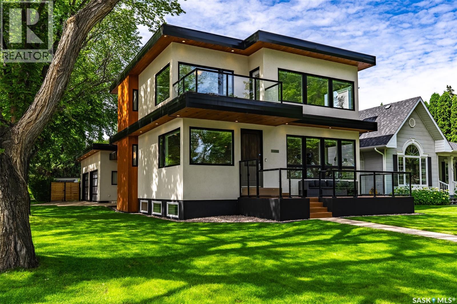 1150 Spadina Crescent E Property Photo 1