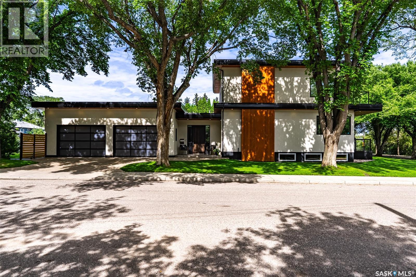 1150 Spadina Crescent E Property Photo 3
