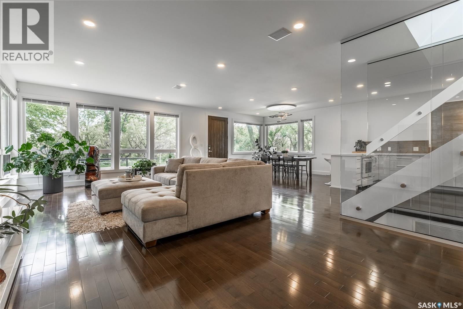 1150 Spadina Crescent E Property Photo 8