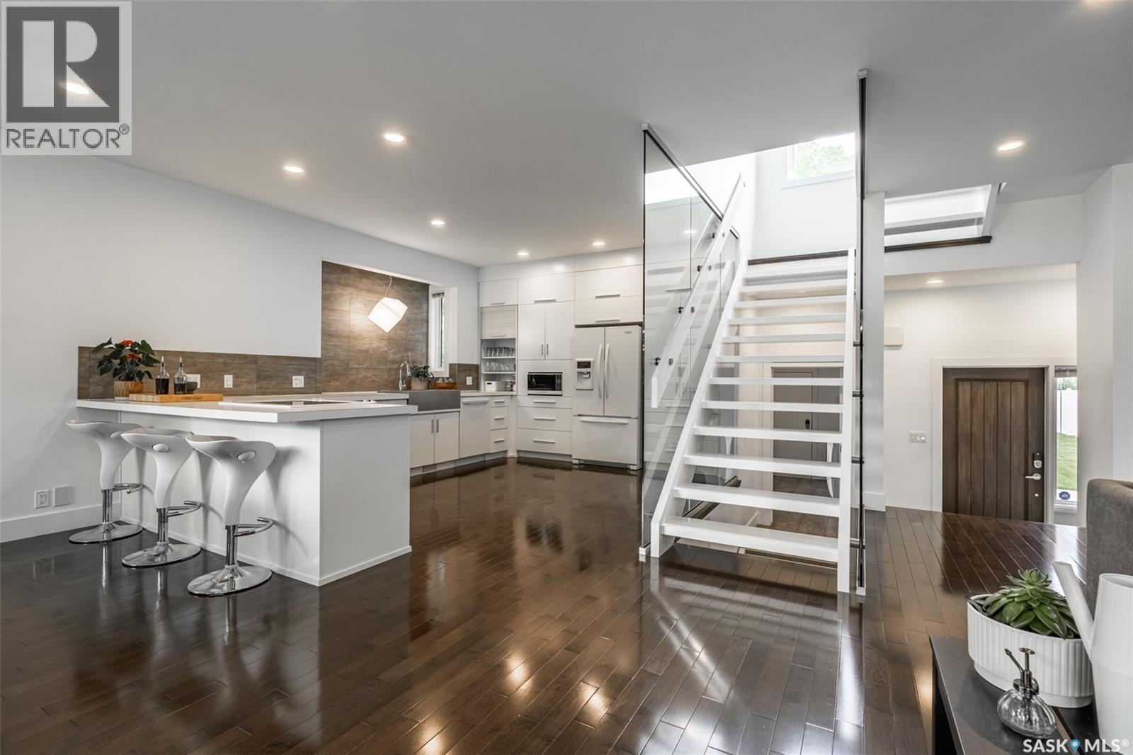 1150 Spadina Crescent E Property Photo 11