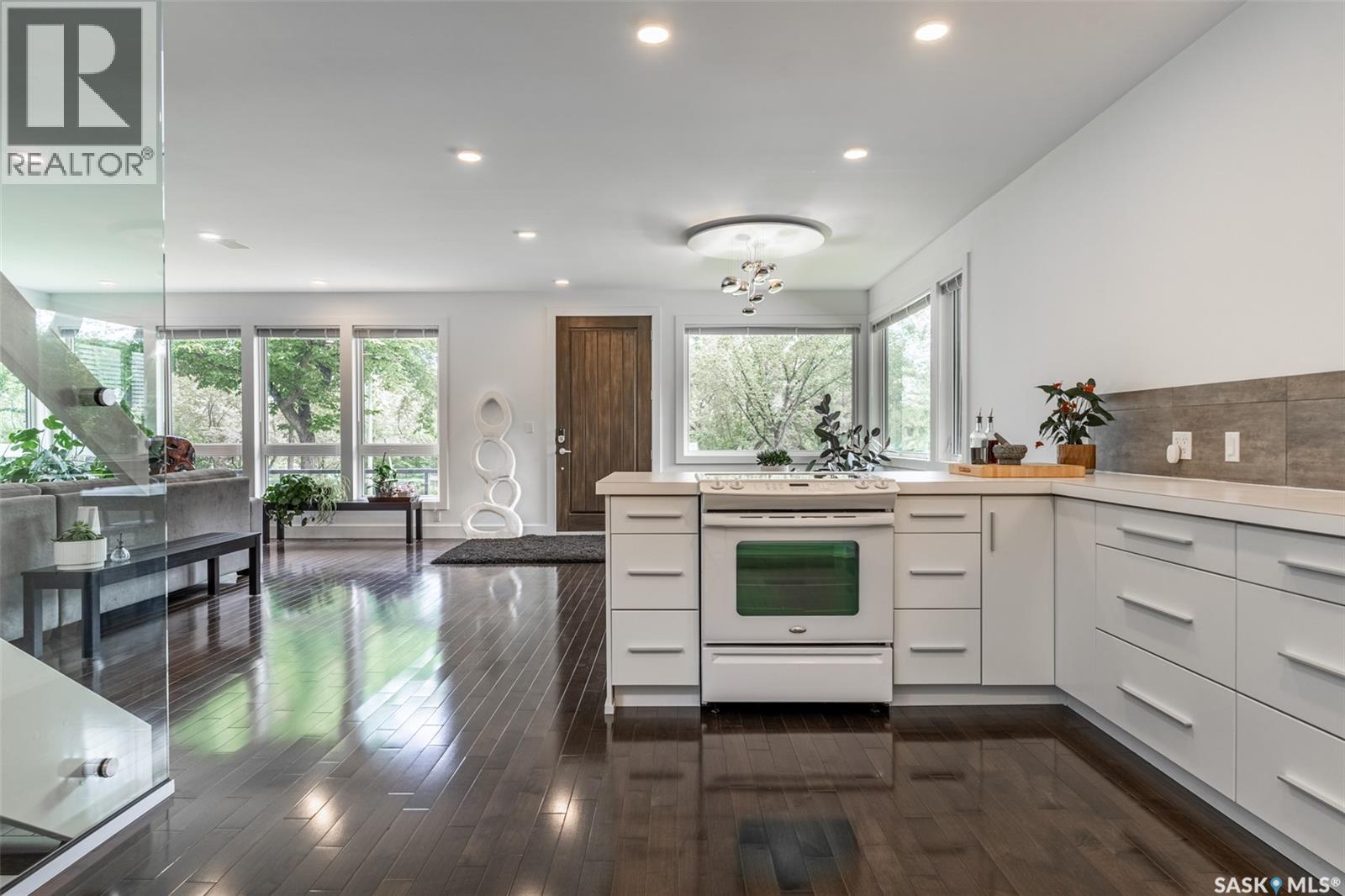1150 Spadina Crescent E Property Photo 13