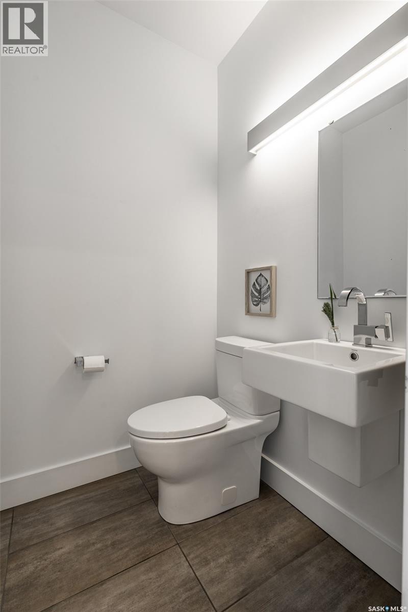 1150 Spadina Crescent E Property Photo 20