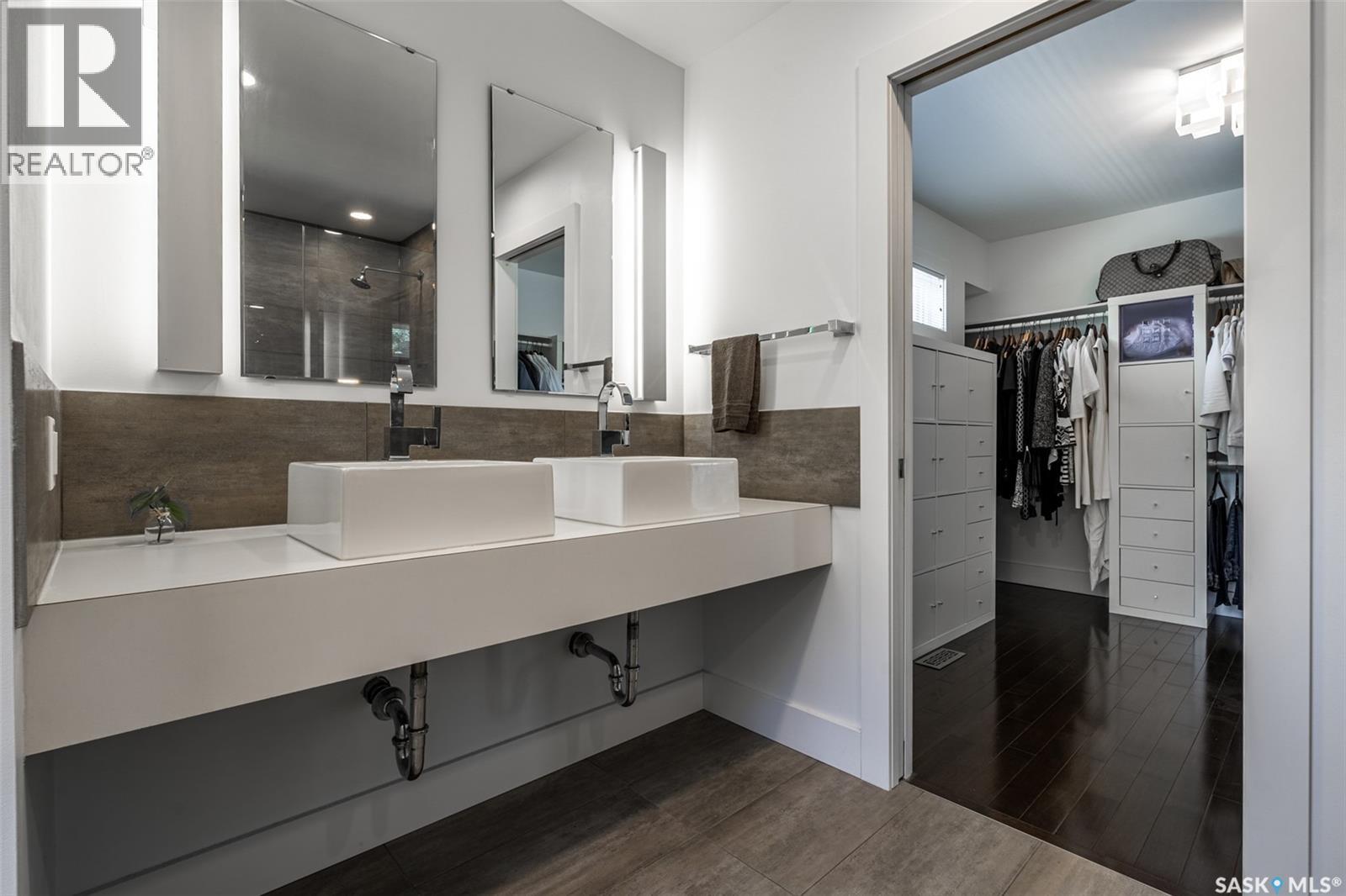 1150 Spadina Crescent E Property Photo 34