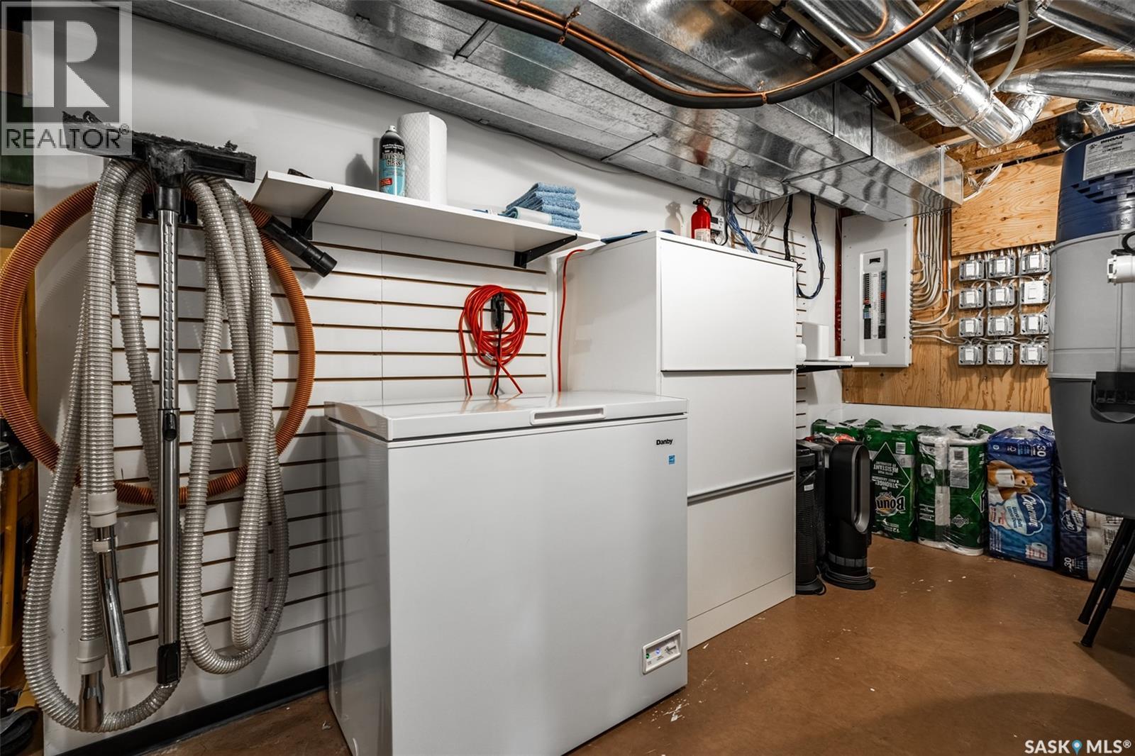 1150 Spadina Crescent E Property Photo 46