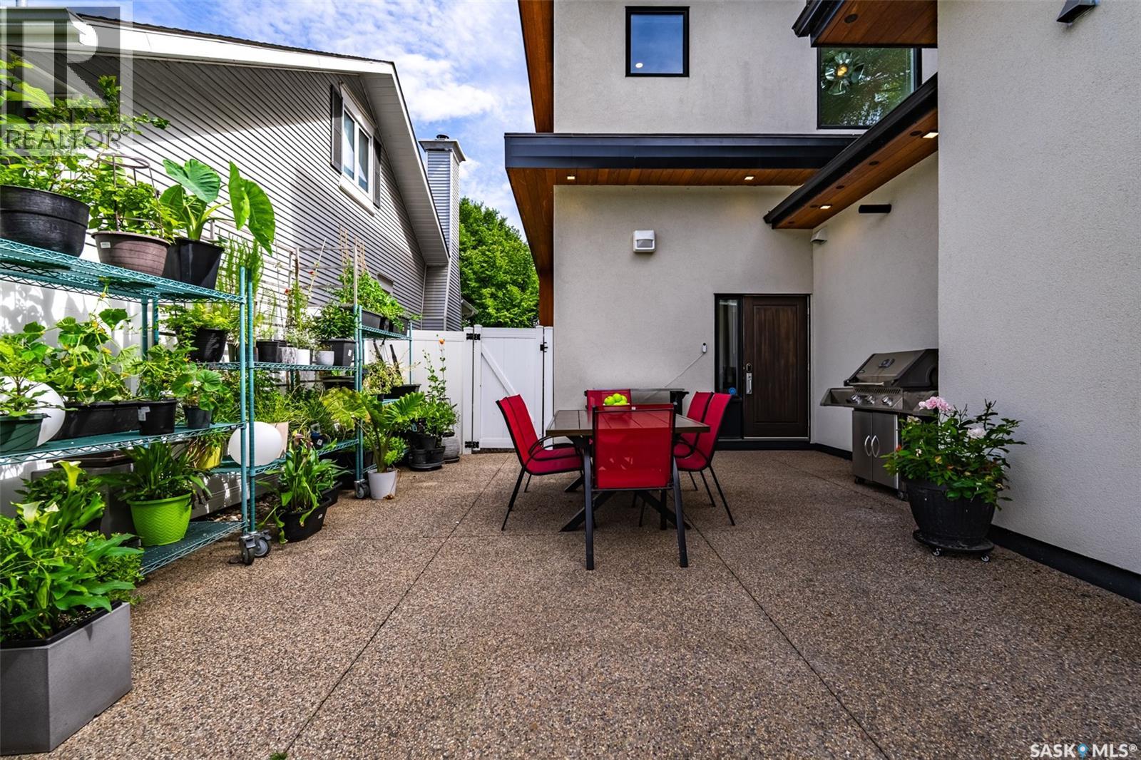 1150 Spadina Crescent E Property Photo 56