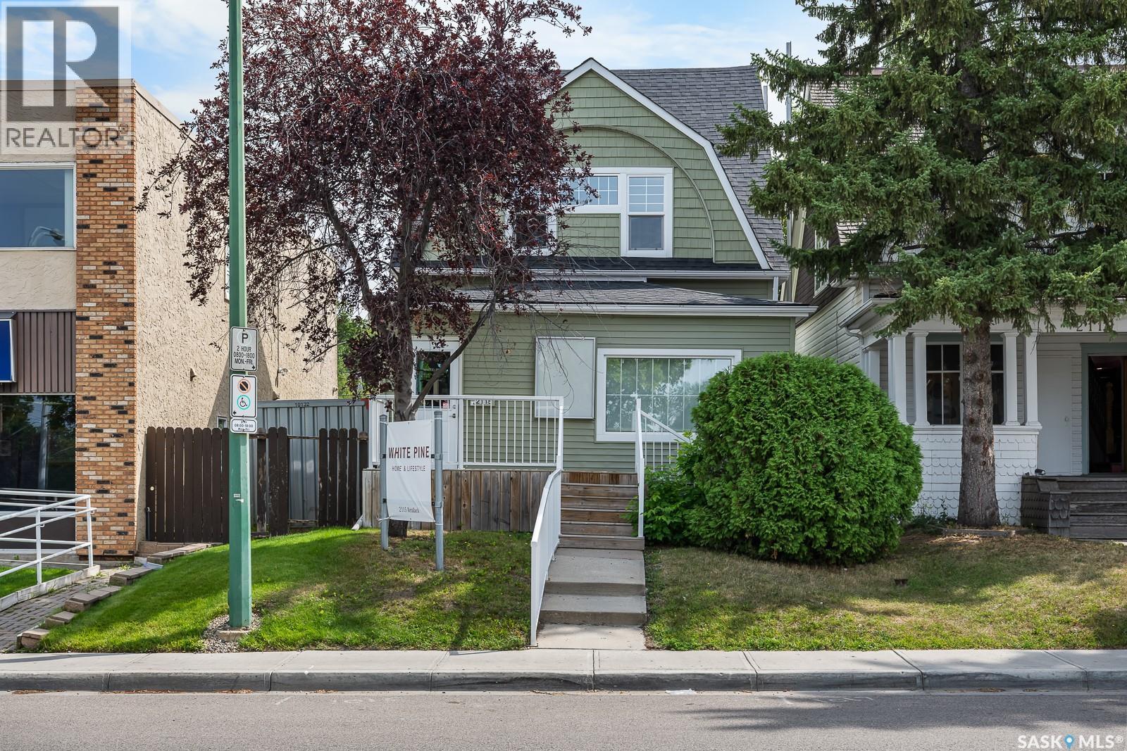 2115 Retallack Street Property Photo 2