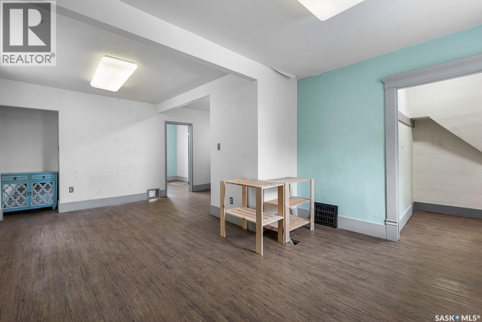 2115 Retallack Street Property Photo 11