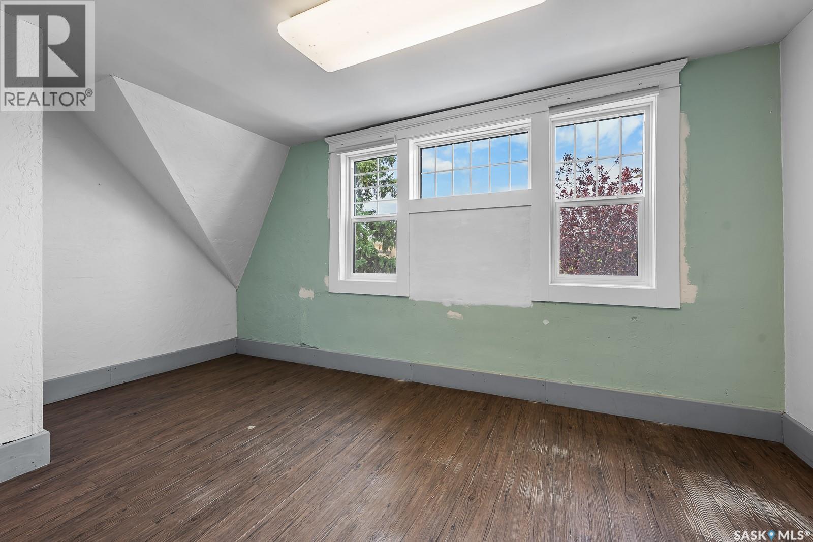 2115 Retallack Street Property Photo 13