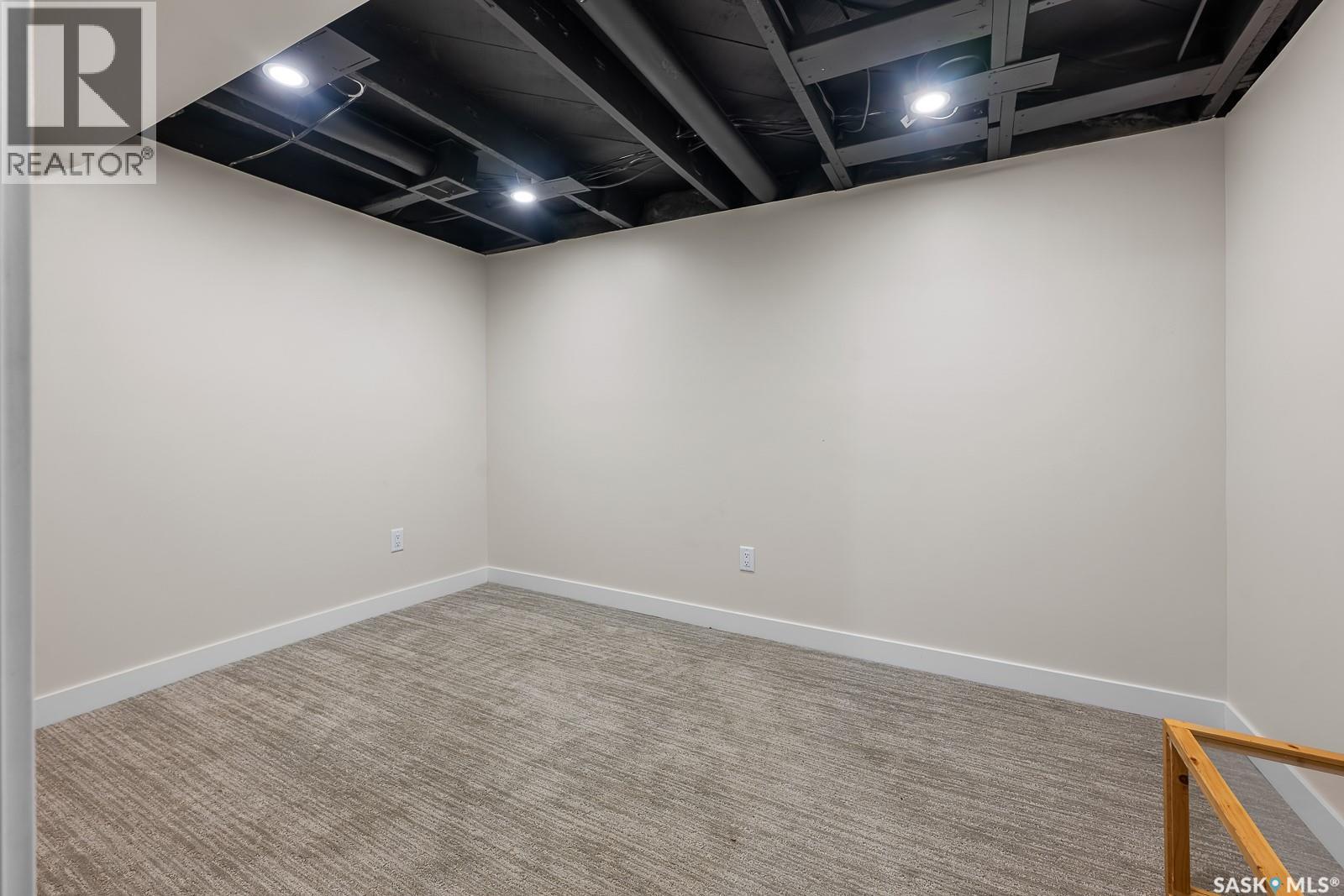 2115 Retallack Street Property Photo 16
