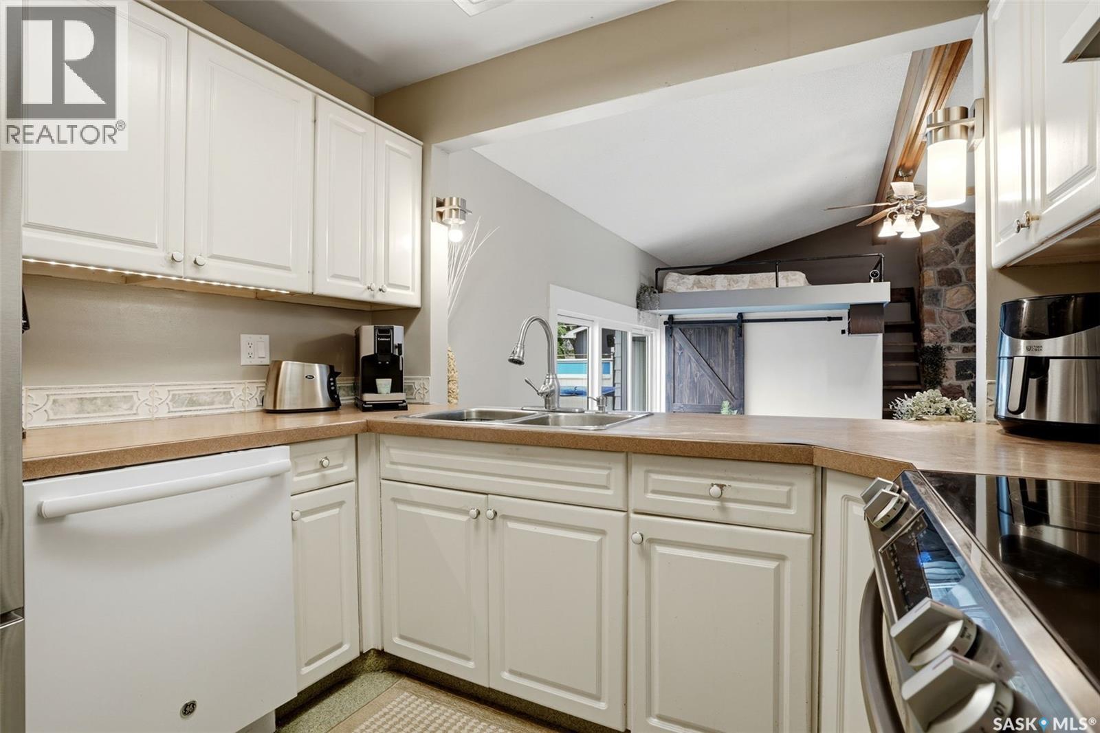 2705 Grant Road Property Photo 9
