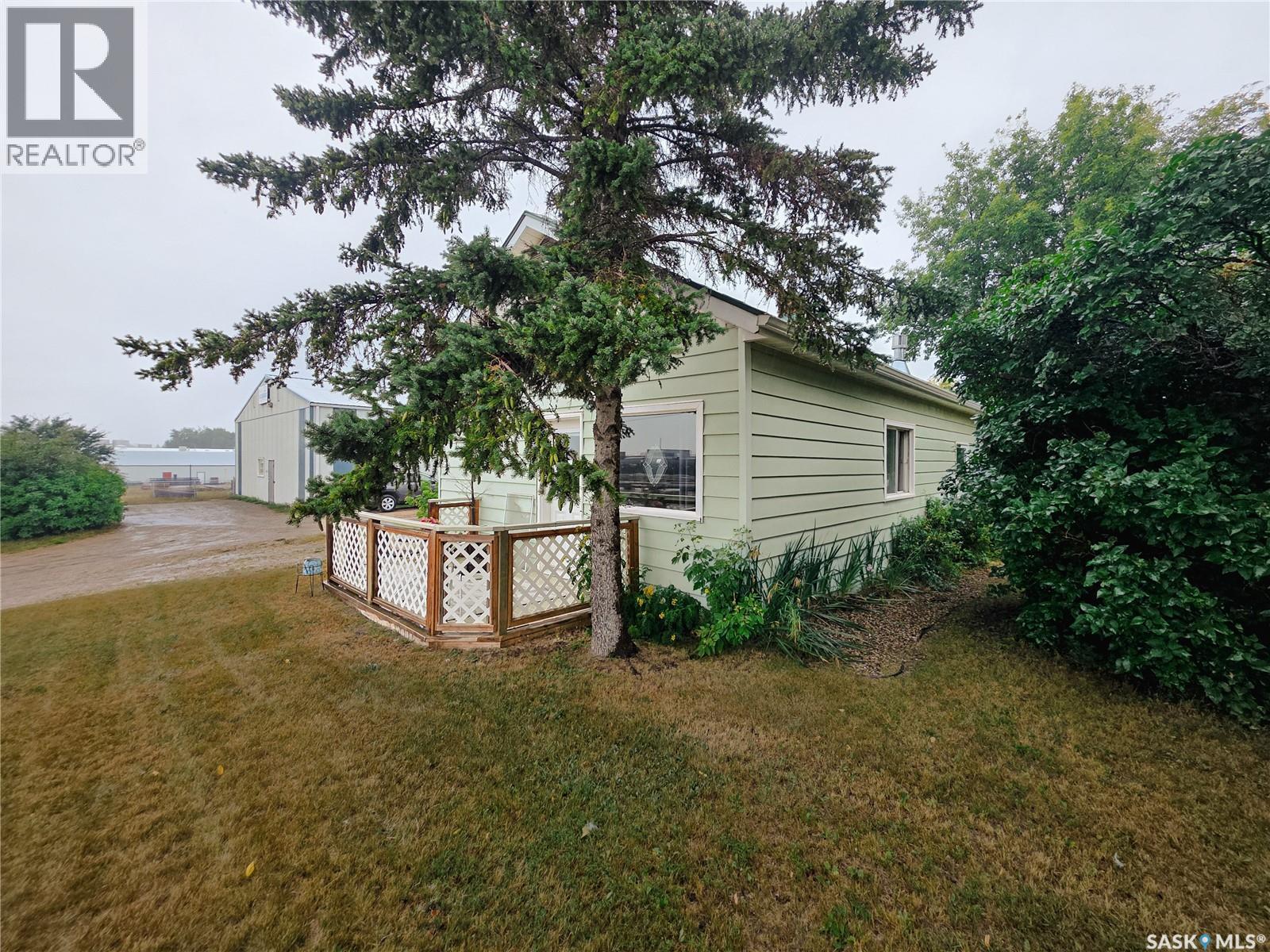 424 1st Avenue E Property Photo 7